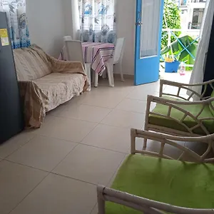 A Dos Cuadras De Sprattbight , San Andrés Colombia